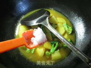 咖喱西兰花土豆的做法步骤：6