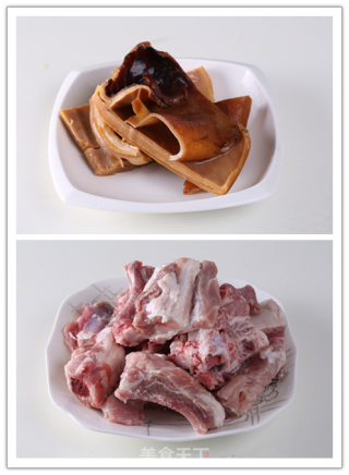 乌鱼排骨汤的做法步骤：1