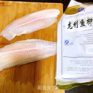 酸菜龙利鱼的做法步骤：1