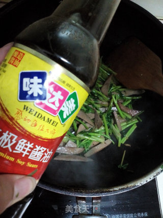 香菜炒猪肝的做法步骤：9