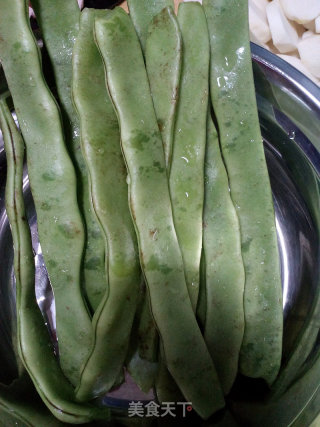 蒜泥扁芸豆的做法步骤：1