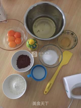 拉花戚风的做法步骤：1