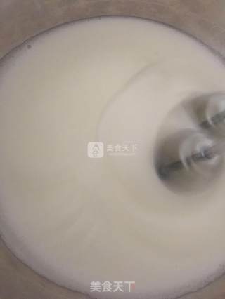 拉花戚风的做法步骤：7