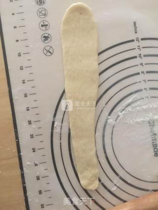 黄油小卷餐包的做法步骤：11