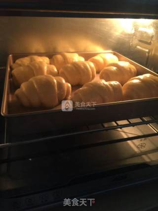 黄油小卷餐包的做法步骤：13