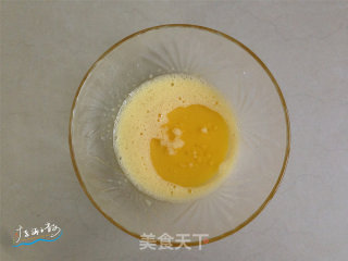 黑芝麻戚风蛋糕的做法步骤：2