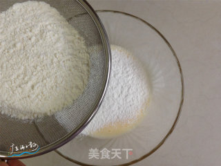 黑芝麻戚风蛋糕的做法步骤：3