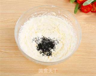 奶香浓郁的芝麻曲奇饼干的做法步骤：4