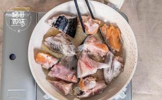 酱汁三文鱼头的做法步骤：6