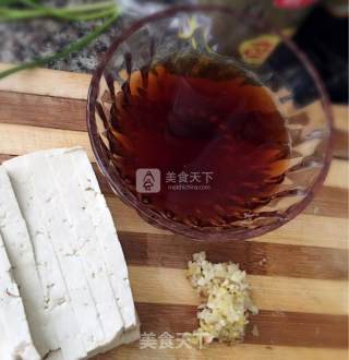 糖醋脆豆腐的做法步骤：1