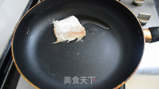 糖醋番茄煎鱼的做法步骤：9