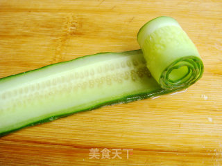 酸辣黄瓜卷的做法步骤：5