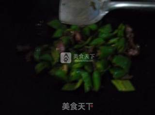 青椒牛肉的做法步骤：3
