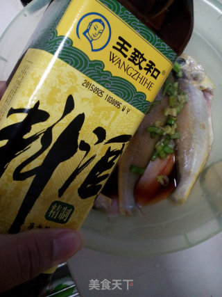 煎黄花鱼的做法步骤：5