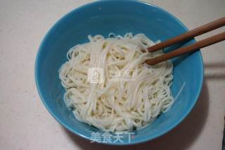胡萝卜包菜拌面的做法步骤：4