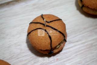 篮球夹心小蛋糕的做法步骤：16