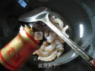 西兰花茭白炒虾仁的做法步骤：2