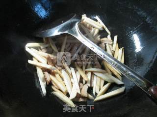 肉丝茭白炒酸带豆的做法步骤：3