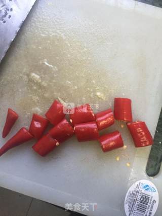 芹菜炒鸭肠的做法步骤：1