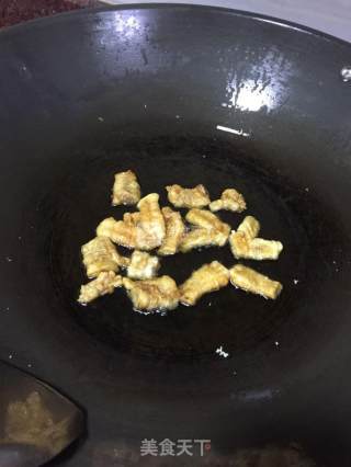 葱炒猪蹄筋的做法步骤：2