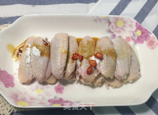【食在Fastee】碰撞的美味：火辣辣啤酒奇异果鸡翅的做法步骤：2