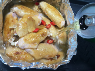 【食在Fastee】碰撞的美味：火辣辣啤酒奇异果鸡翅的做法步骤：6
