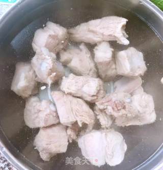 时蔬排骨汤的做法步骤：3