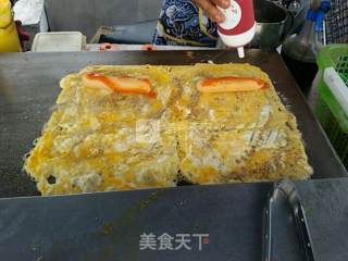 泰国鸡蛋香肠卷的做法步骤：4