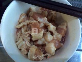 木耳五花烧腐竹的做法步骤：3