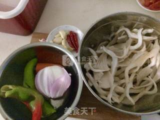 洋葱平菇炒肉的做法步骤：5