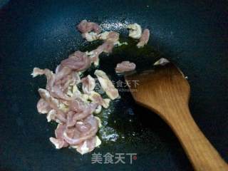 洋葱平菇炒肉的做法步骤：8