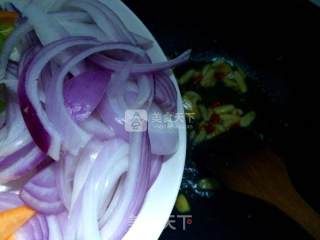 洋葱平菇炒肉的做法步骤：10