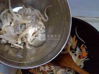 洋葱平菇炒肉的做法步骤：12
