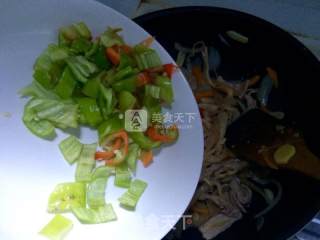 洋葱平菇炒肉的做法步骤：15