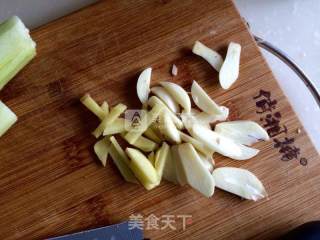 丝瓜烩白玉菇的做法步骤：4