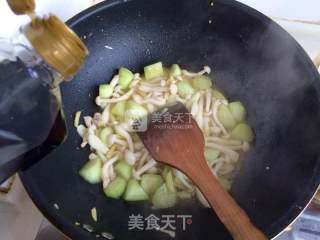 丝瓜烩白玉菇的做法步骤：9