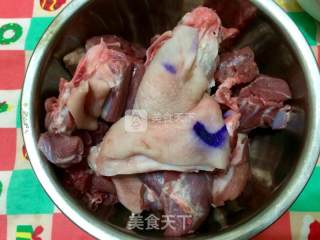 白萝卜蹄髈汤的做法步骤：3