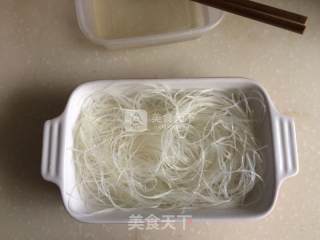 蒜蓉粉丝蒸丝瓜的做法步骤：3