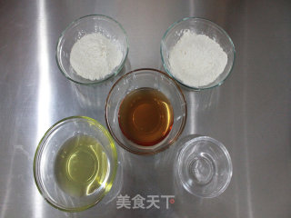 经典广式豆沙月饼的做法步骤：1