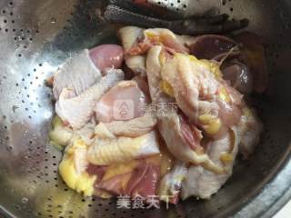 黄芪红枣鸡汤的做法步骤：1