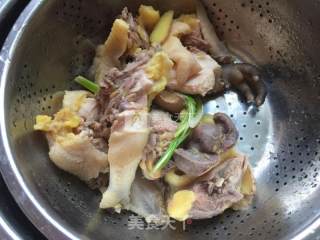 黄芪红枣鸡汤的做法步骤：3