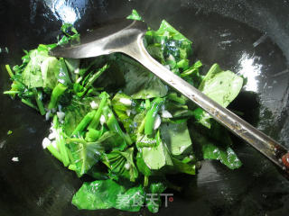 丁香鱼炒空心菜的做法步骤：3