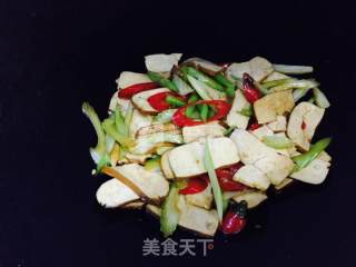 西芹香干的做法步骤：6