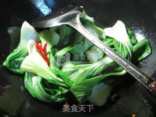 青菜烧中翅的做法步骤：3