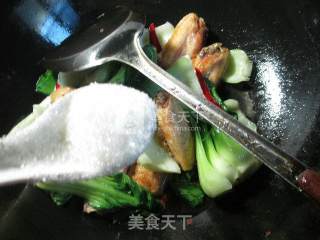 青菜烧中翅的做法步骤：8