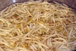 豆芽春卷的做法步骤：1
