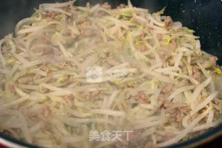 豆芽春卷的做法步骤：8