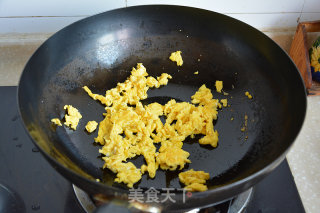 虾仁炒饭的做法步骤：4