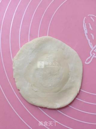 莲蓉蛋黄月饼的做法步骤：16