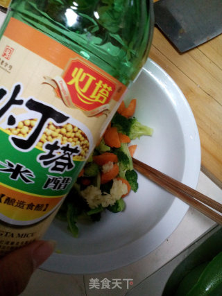 凉拌西兰花的做法步骤：6